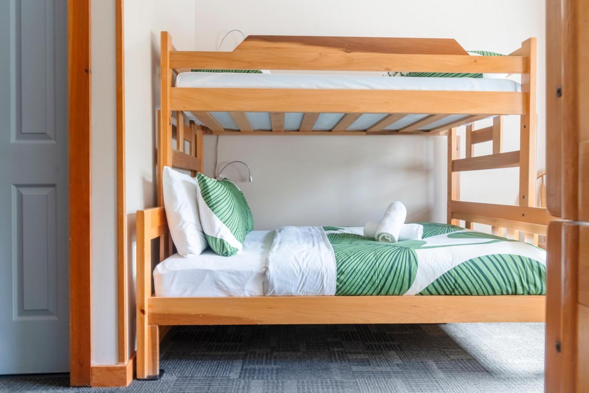 Whalers Guesthouse トフィーノ エクステリア 写真